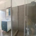 아파트 2 Bedroom With Terrace In Center 부쿠레슈티