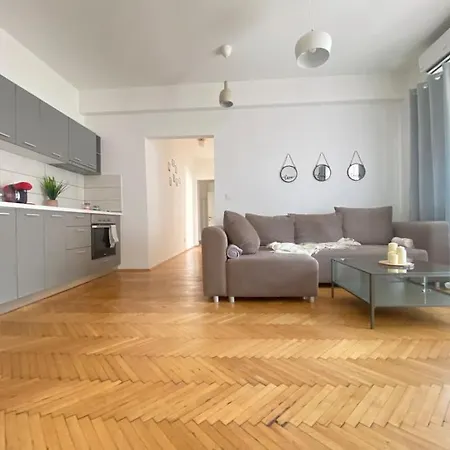 2 Bedroom With Terrace In Center Appartement *