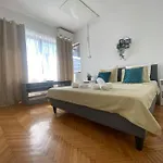 2 Bedroom With Terrace In Center