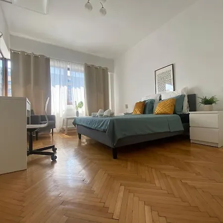 2 Bedroom With Terrace In Center Apartman *