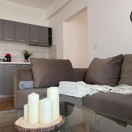 Apartmán 2 Bedroom With Terrace In Center *