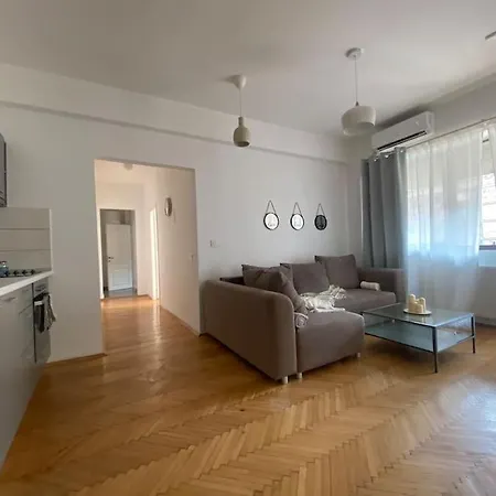 2 Bedroom With Terrace In Center Bukurešť