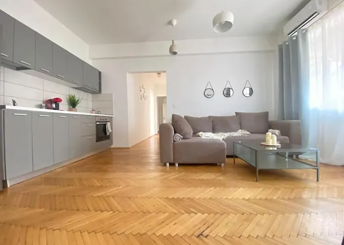 2 Bedroom With Terrace In Center アパート *