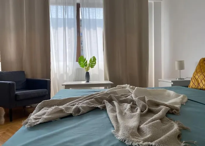 2 Bedroom With Terrace In Center *